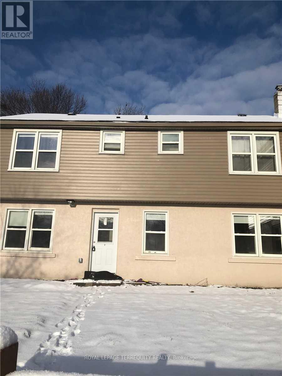 4 - 15 JOHN STREET, Halton Hills, Ontario