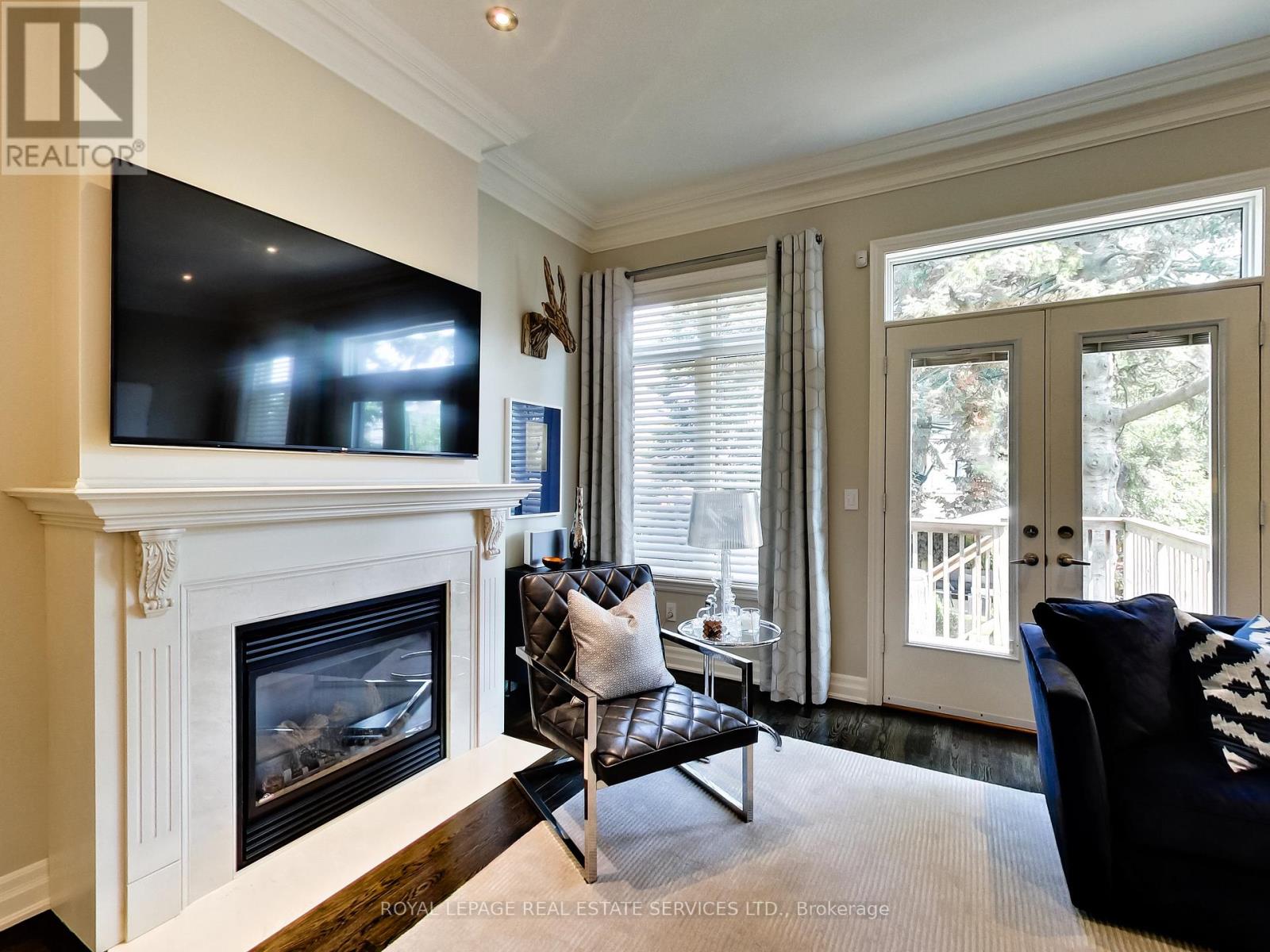 217a Aldercrest Road, Toronto (Alderwood), Ontario  M8W 4J5 - Photo 14 - W12913388