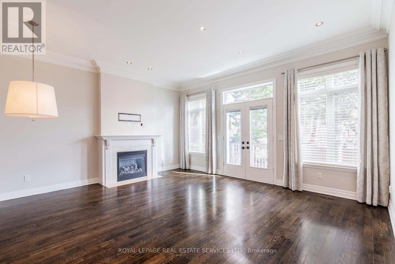 217a Aldercrest Road, Toronto (Alderwood), Ontario  M8W 4J5 - Photo 15 - W12913388