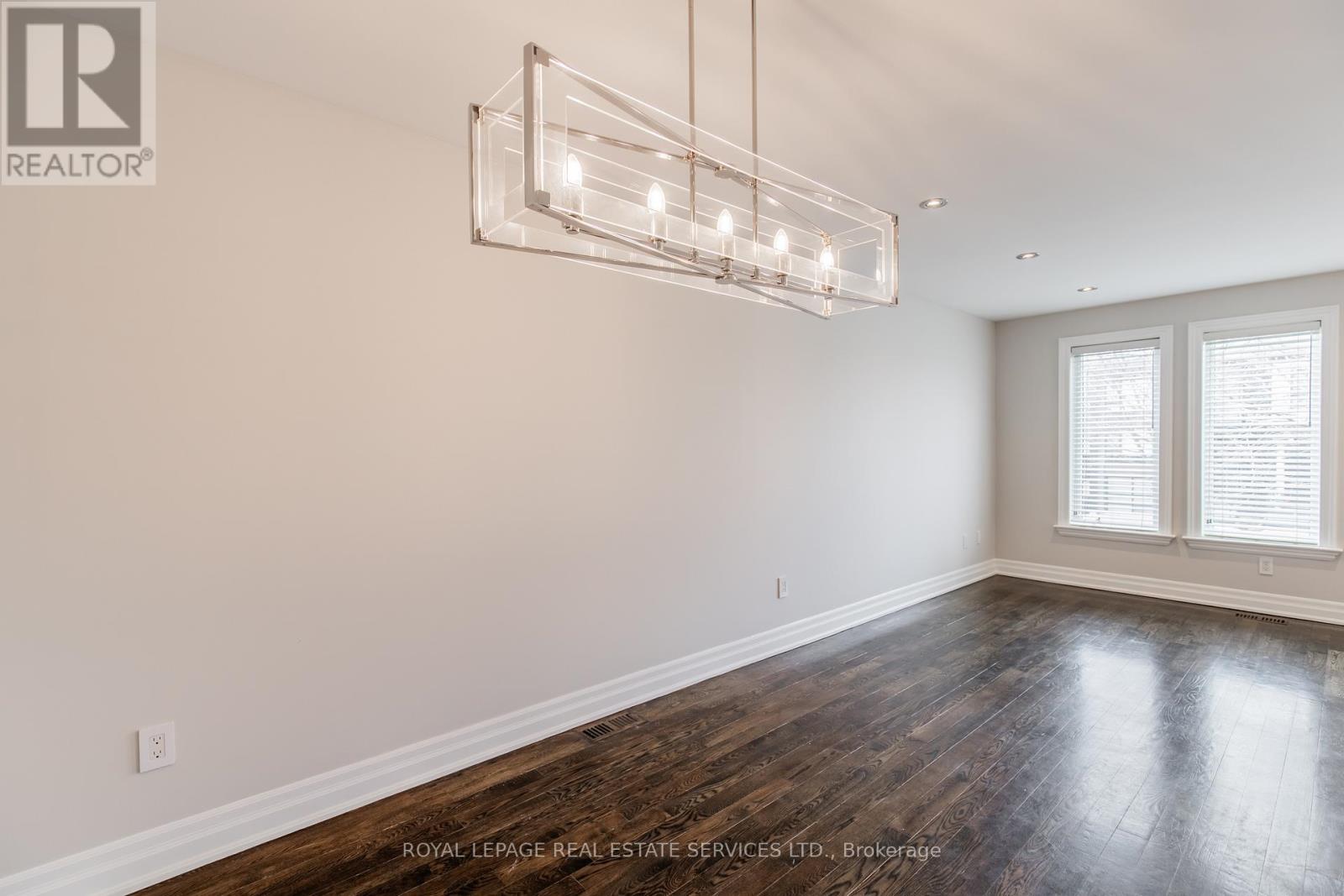 217a Aldercrest Road, Toronto (Alderwood), Ontario  M8W 4J5 - Photo 7 - W12913388