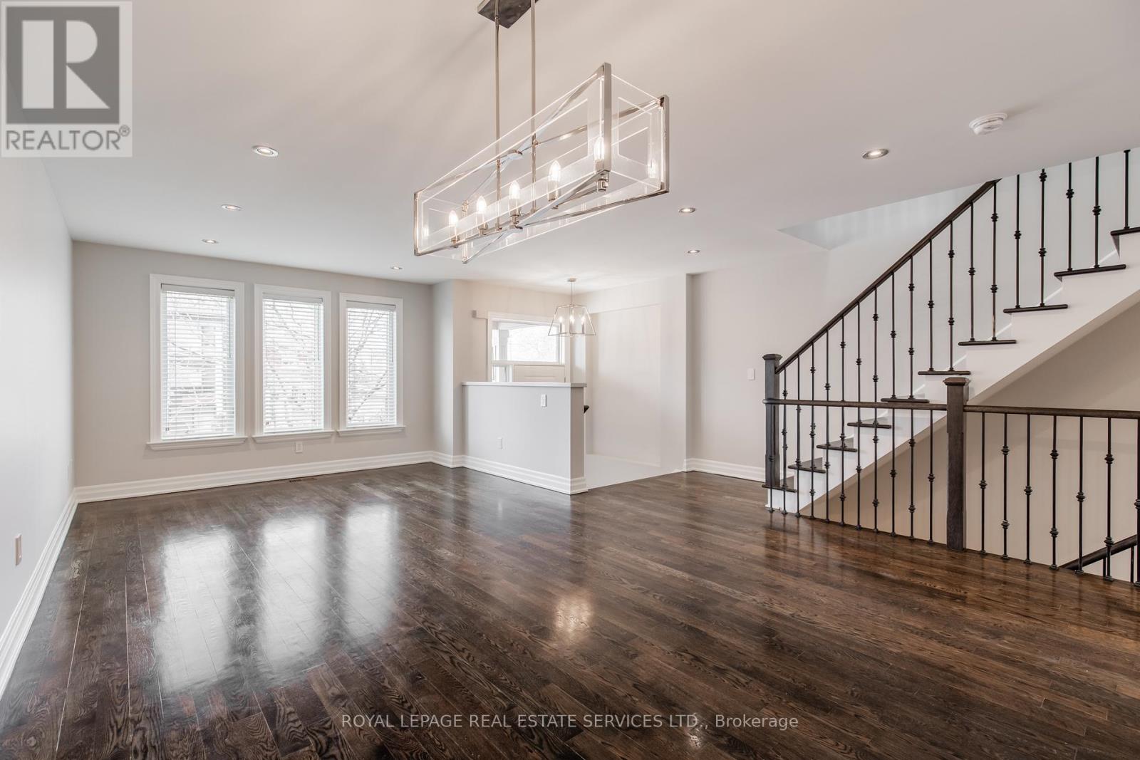 217a Aldercrest Road, Toronto (Alderwood), Ontario  M8W 4J5 - Photo 8 - W12913388