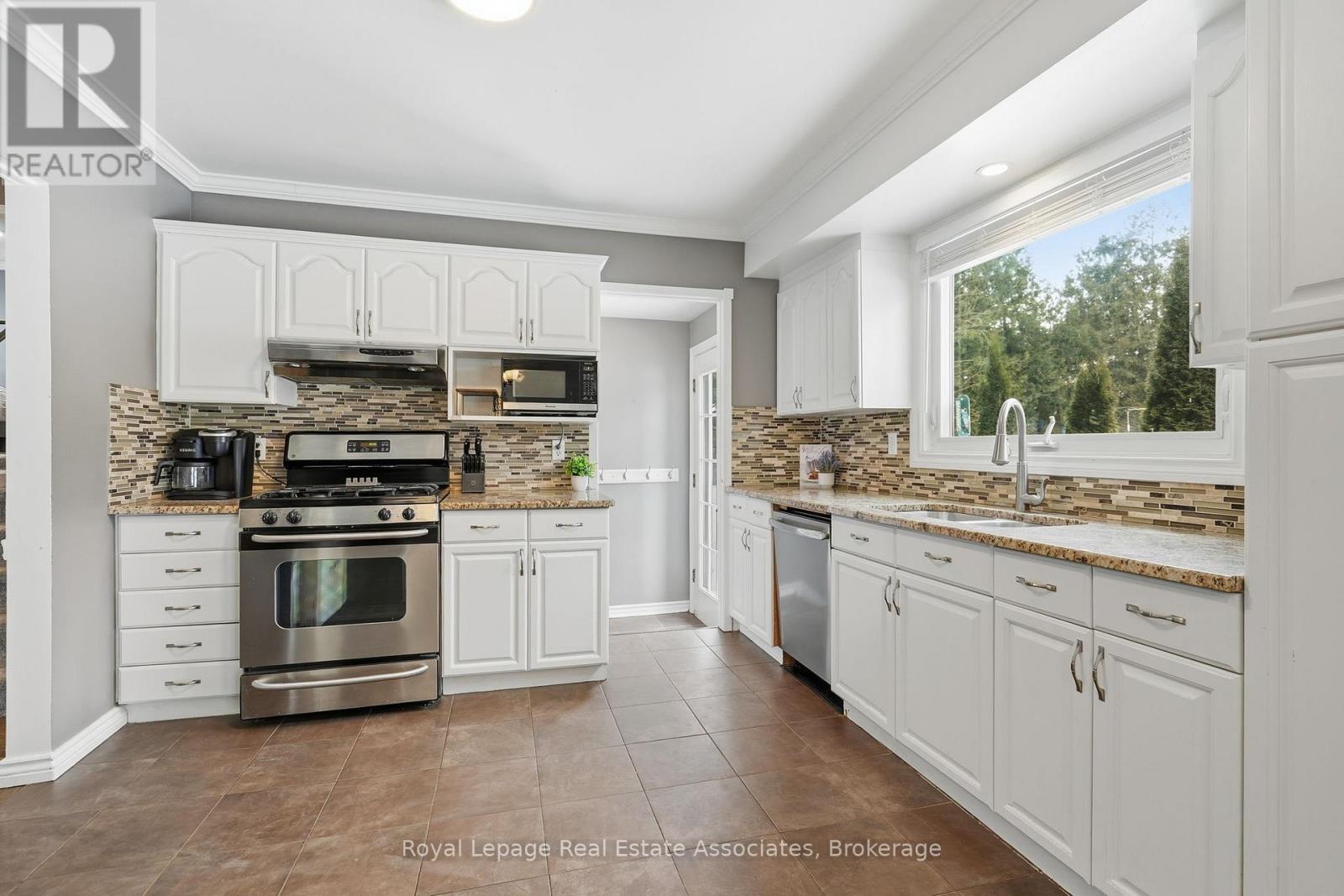 3 Tynedale Court, Hamilton, Ontario  L0R 1H3 - Photo 10 - X12913348