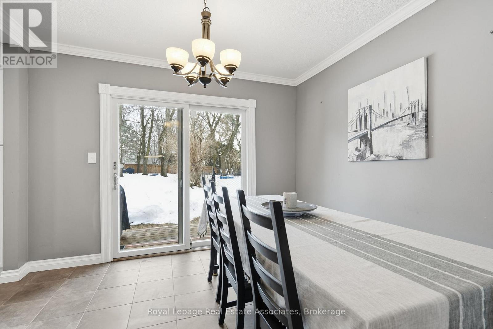 3 Tynedale Court, Hamilton, Ontario  L0R 1H3 - Photo 12 - X12913348