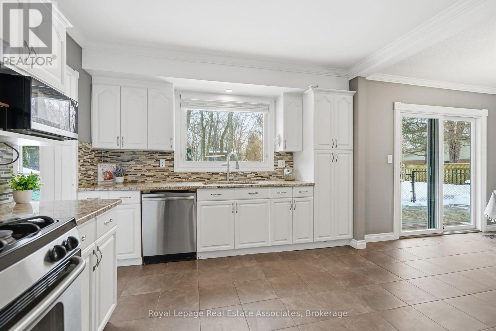 3 Tynedale Court, Hamilton, Ontario  L0R 1H3 - Photo 8 - X12913348