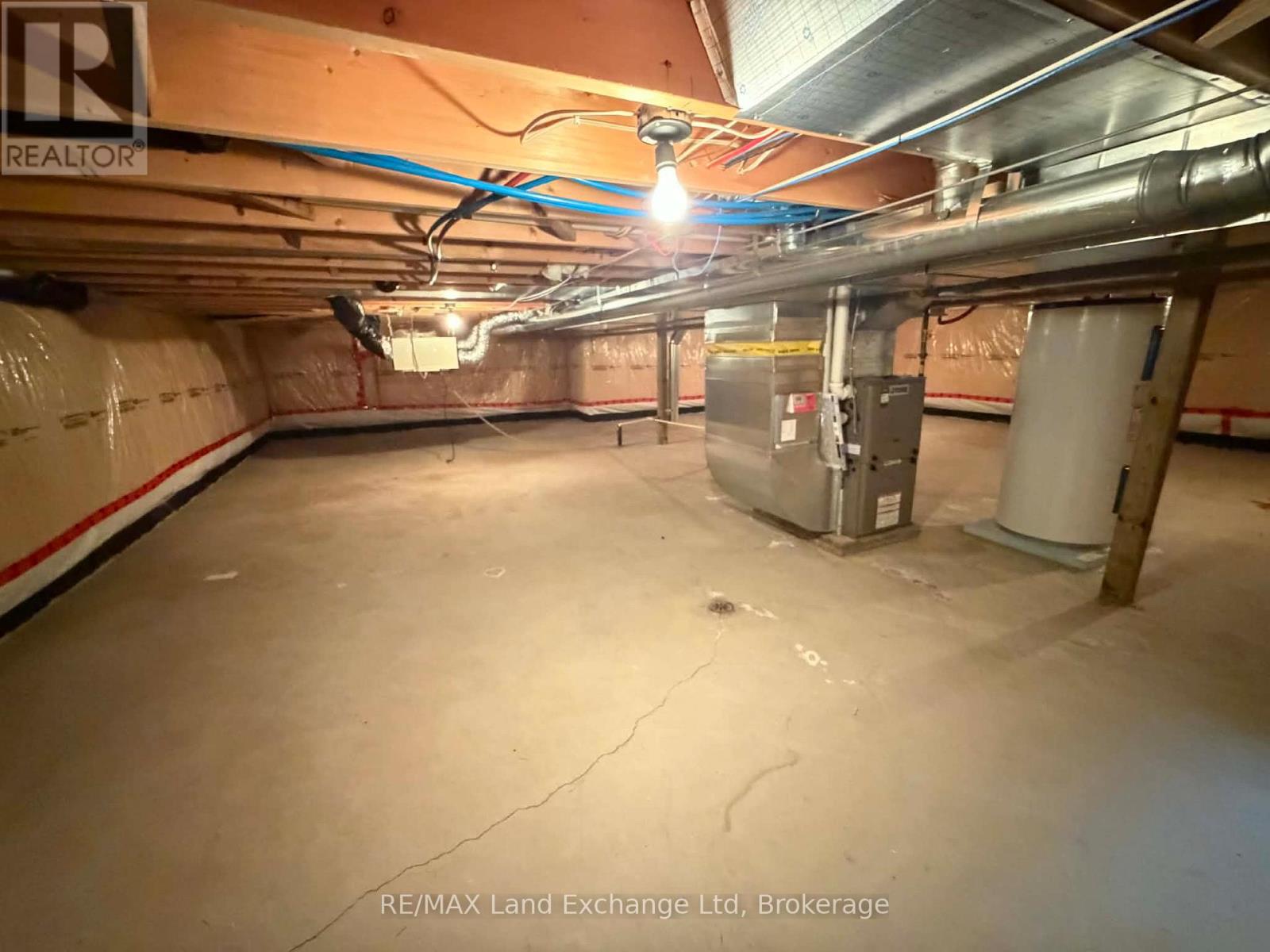 32 Victoria Street W, North Huron, Ontario N0G 2W0 - Photo 14 - X12861854