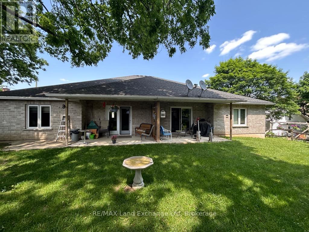 32 Victoria Street W, North Huron, Ontario N0G 2W0 - Photo 20 - X12861854