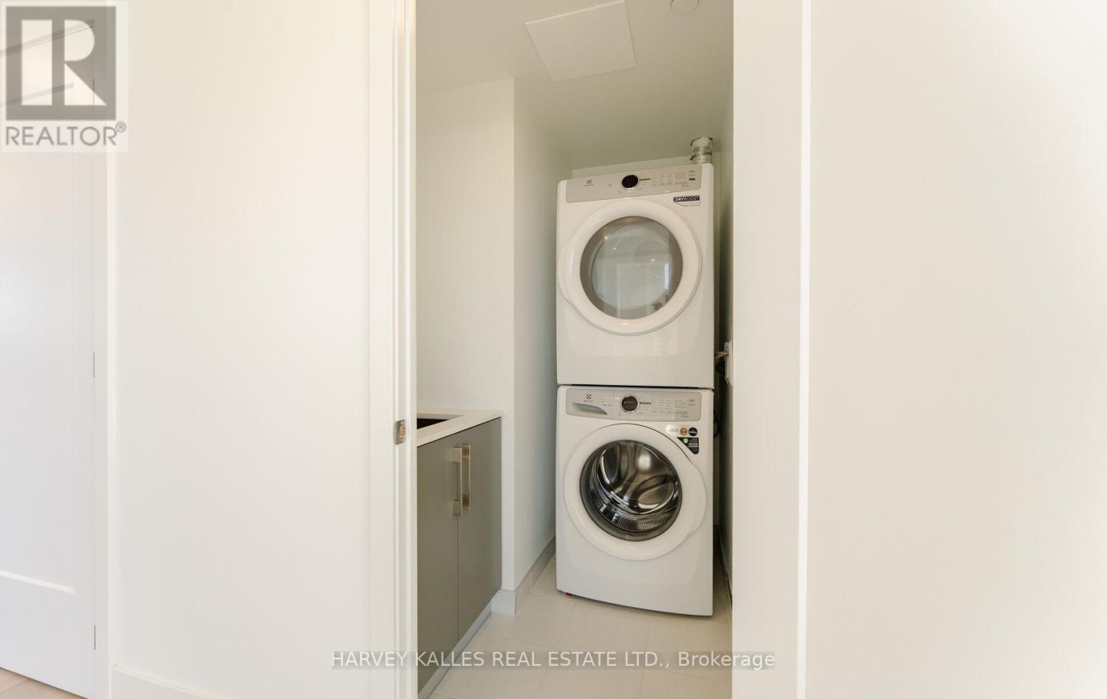 Ph1 - 8 Manor Road W, Toronto (Yonge-Eglinton), Ontario  M4S 2A5 - Photo 19 - C12913308