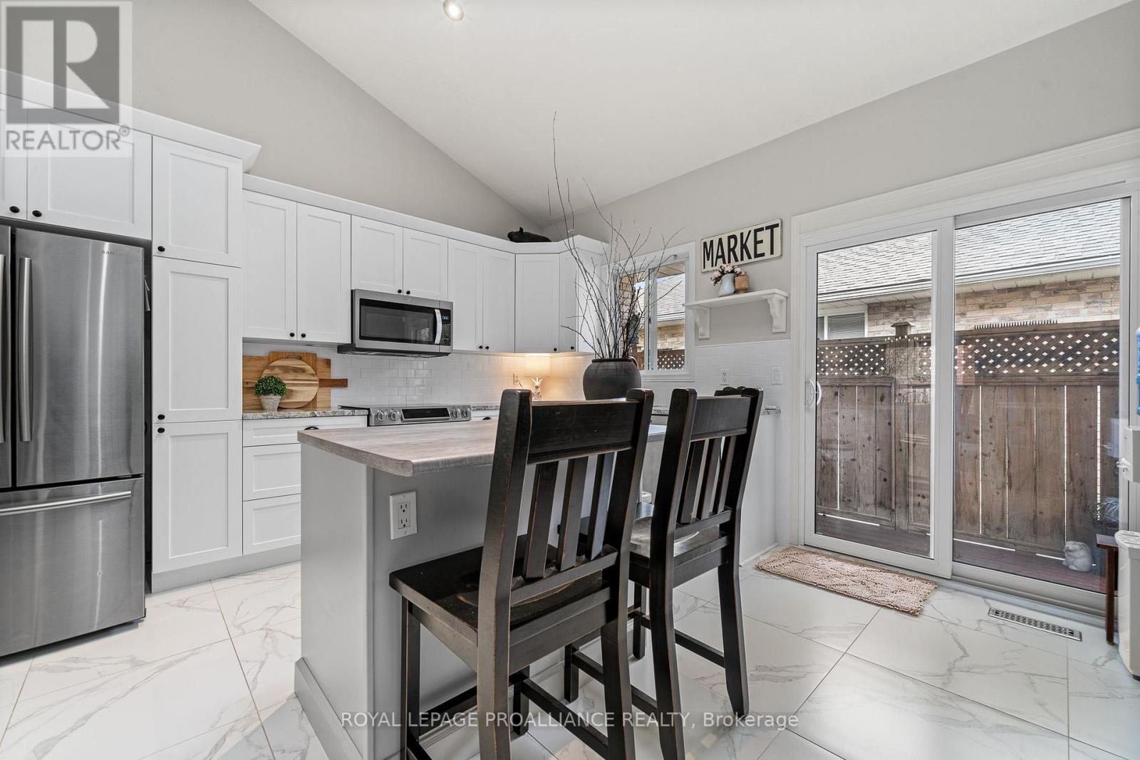 9 Spruce Gardens, Belleville, Ontario  K8N 5W3 - Photo 17 - X12797344