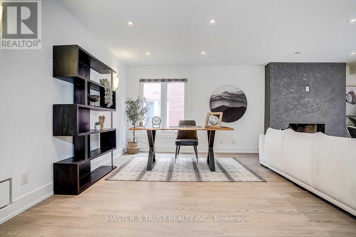 10 Melchior Crescent, Markham, Ontario  L3R 8Z6 - Photo 23 - N12910796