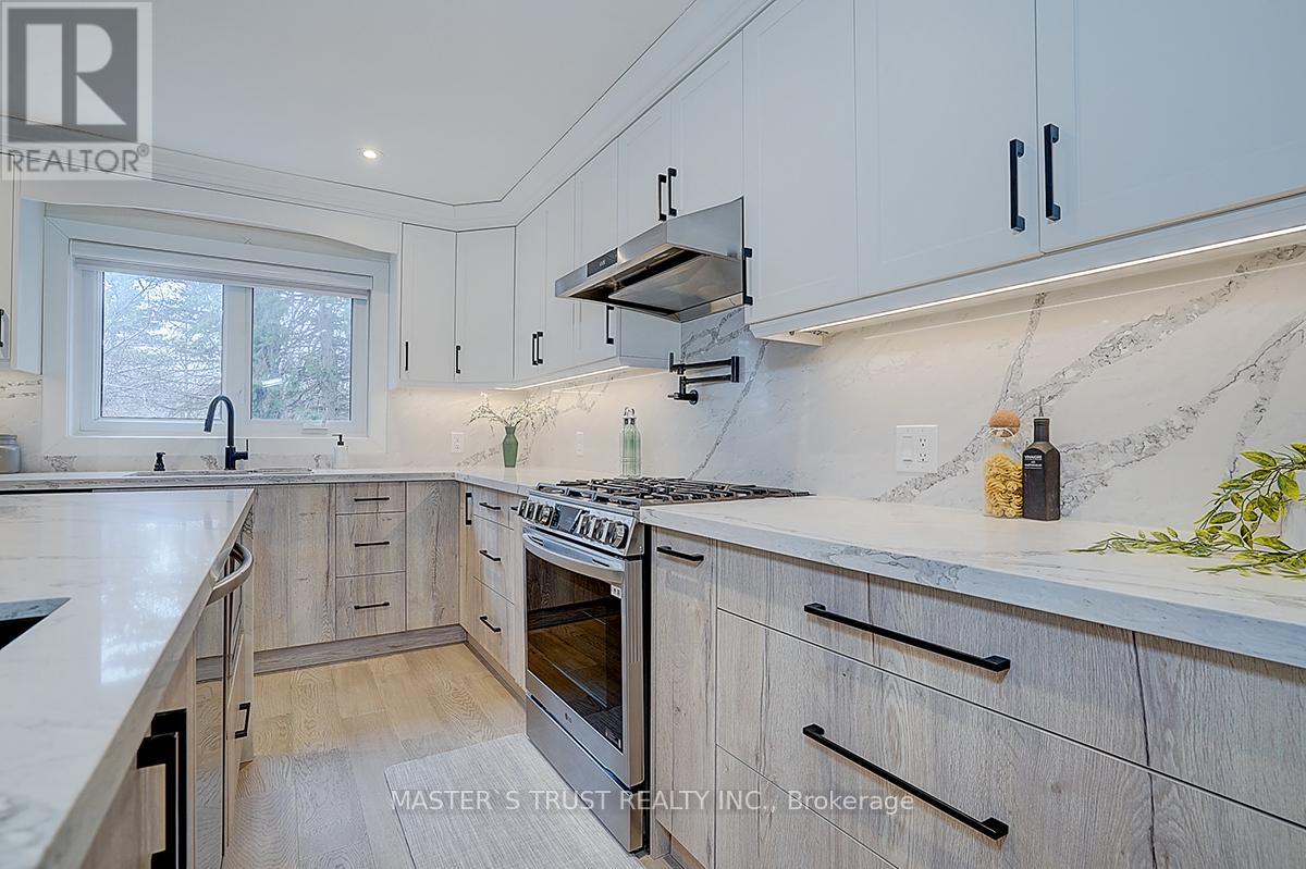 10 Melchior Crescent, Markham, Ontario  L3R 8Z6 - Photo 17 - N12910796