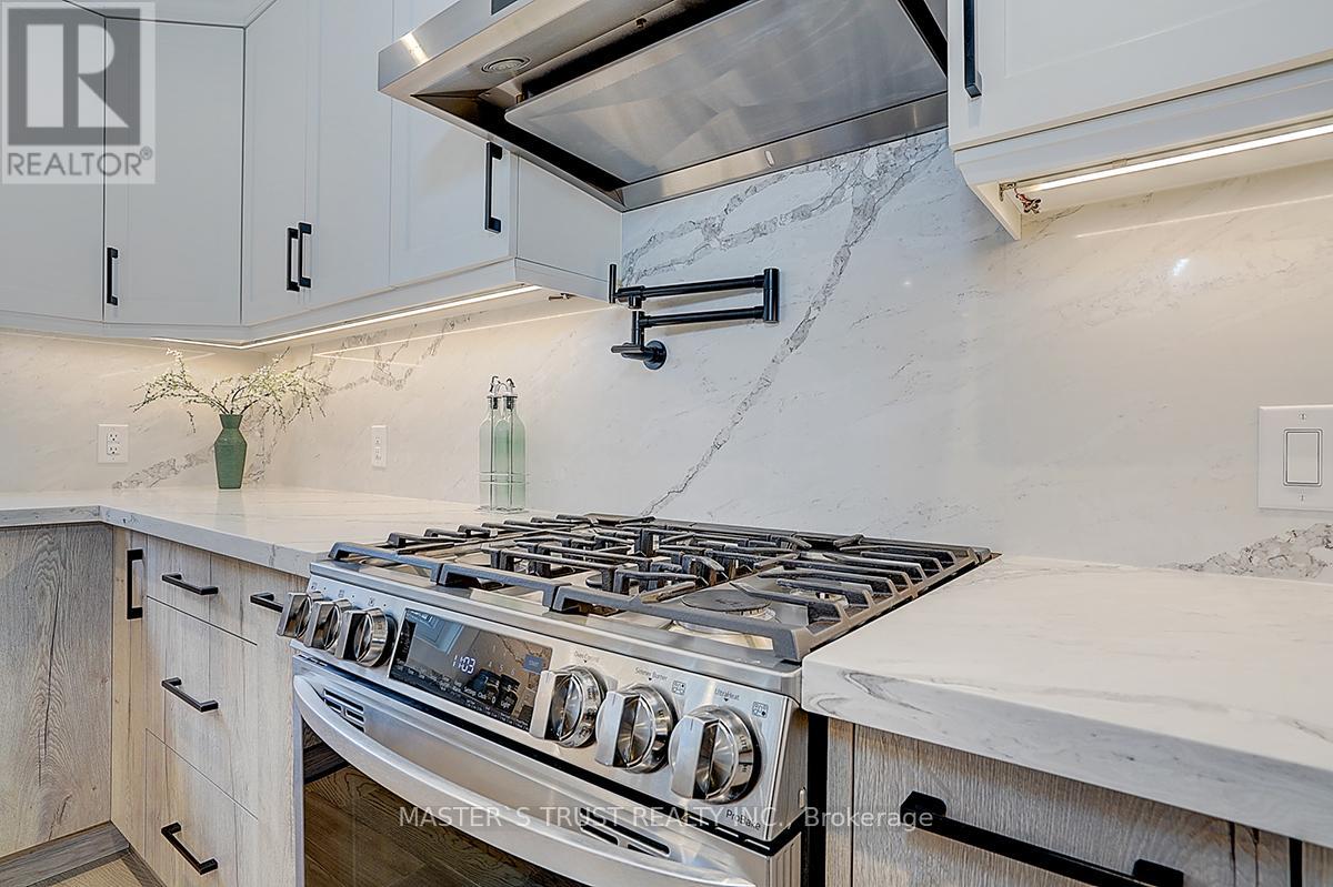 10 Melchior Crescent, Markham, Ontario  L3R 8Z6 - Photo 18 - N12910796