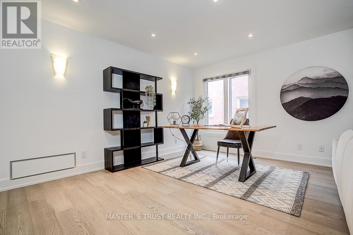 10 Melchior Crescent, Markham, Ontario  L3R 8Z6 - Photo 22 - N12910796