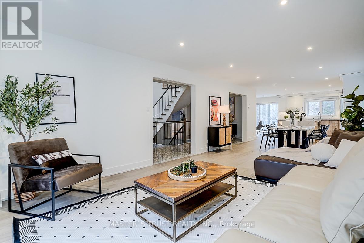 10 Melchior Crescent, Markham, Ontario  L3R 8Z6 - Photo 11 - N12910796