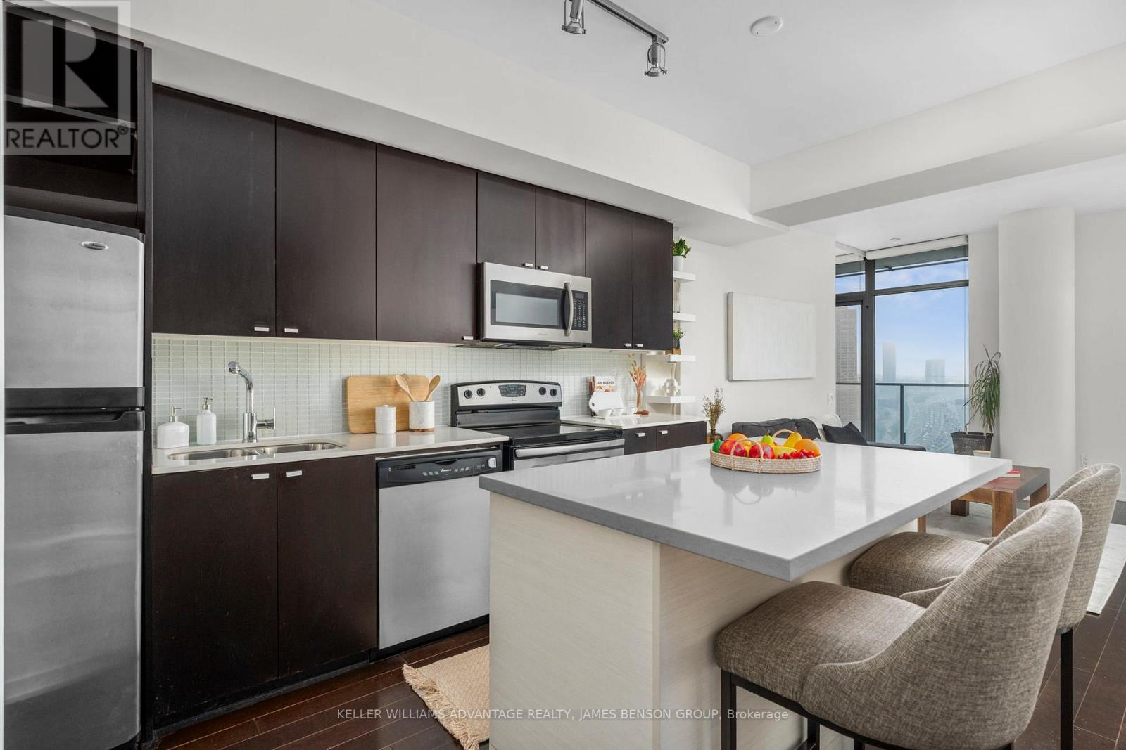 2206 - 103 THE QUEENSWAY, Toronto, Ontario