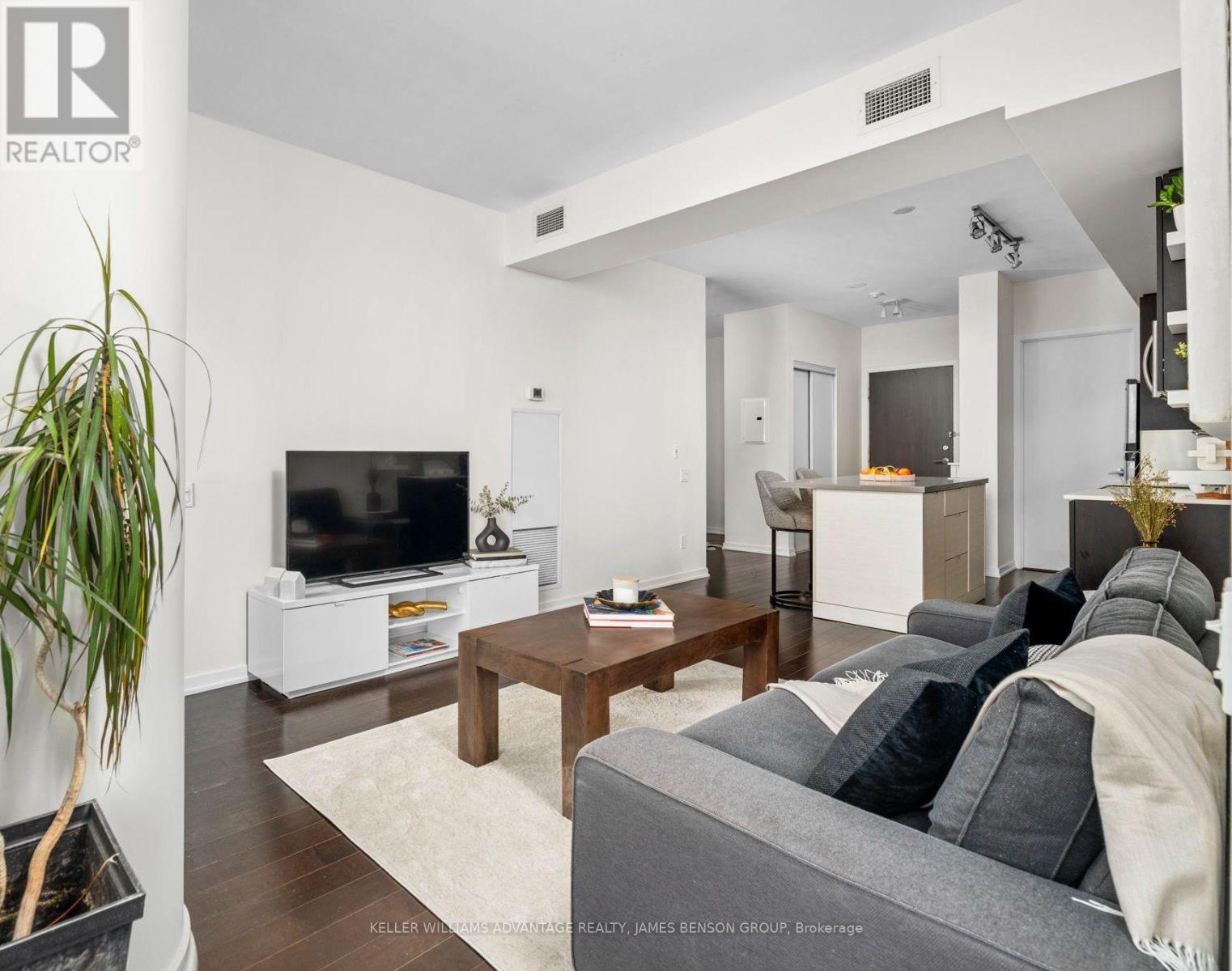 2206 - 103 The Queensway, Toronto, Ontario  M6S 5B3 - Photo 13 - W12910490