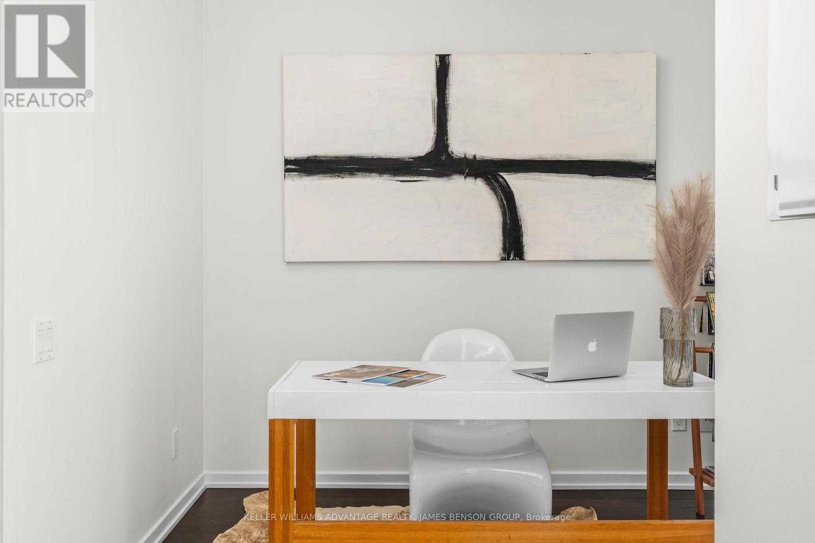 2206 - 103 The Queensway, Toronto, Ontario  M6S 5B3 - Photo 9 - W12910490