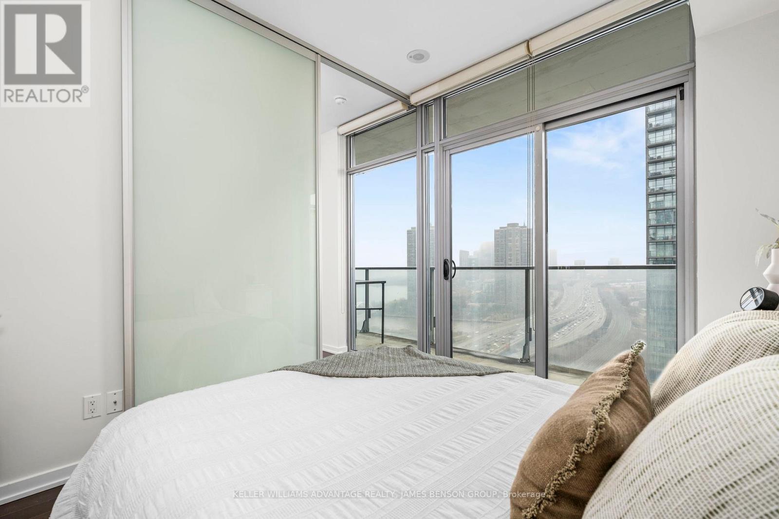 2206 - 103 The Queensway, Toronto, Ontario  M6S 5B3 - Photo 18 - W12910490