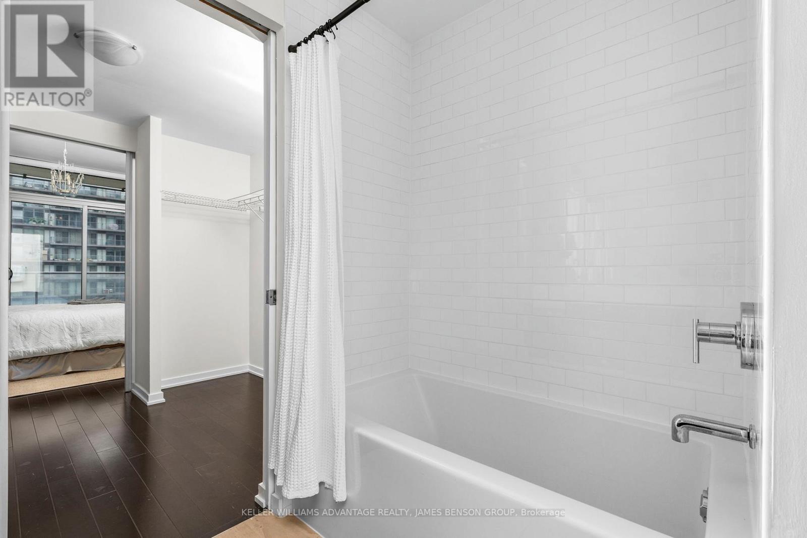 2206 - 103 The Queensway, Toronto, Ontario  M6S 5B3 - Photo 27 - W12910490