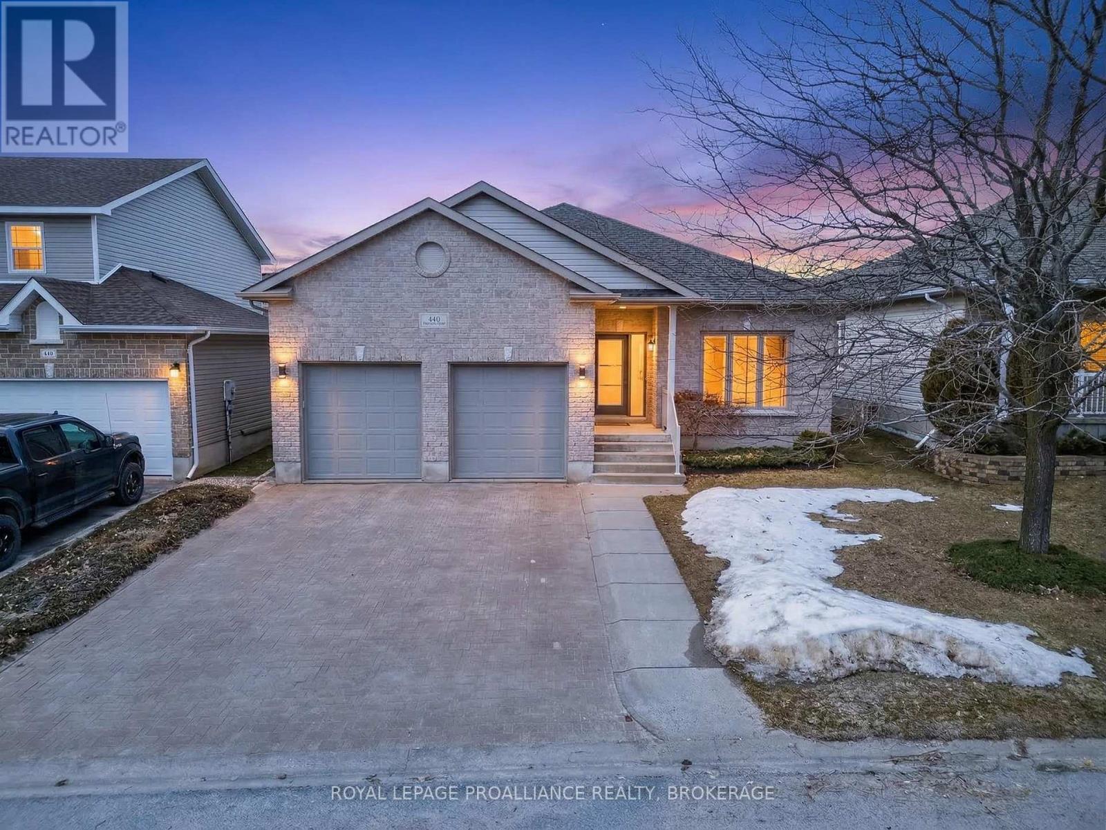 440 MAUREEN STREET, Kingston, Ontario