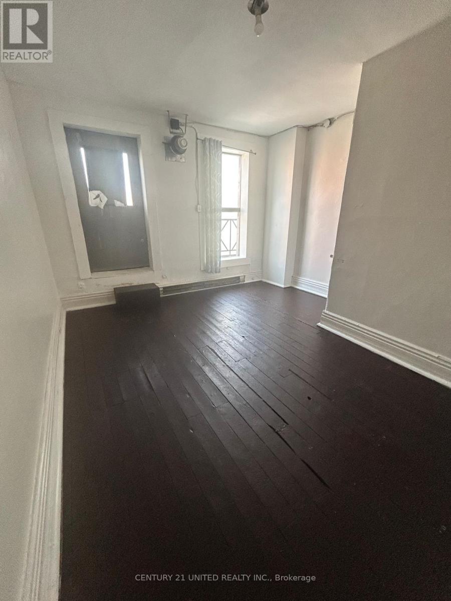 6 - 164 Charlotte Street, Peterborough, Ontario  K9J 2T7 - Photo 4 - X12913538