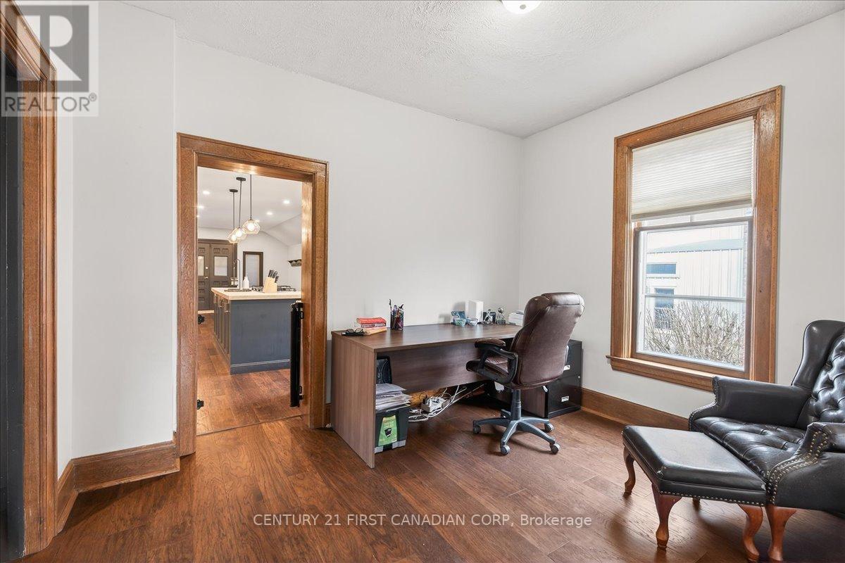 18 Colborne Street, Strathroy-Caradoc, Ontario  N7G 2L9 - Photo 14 - X12913456