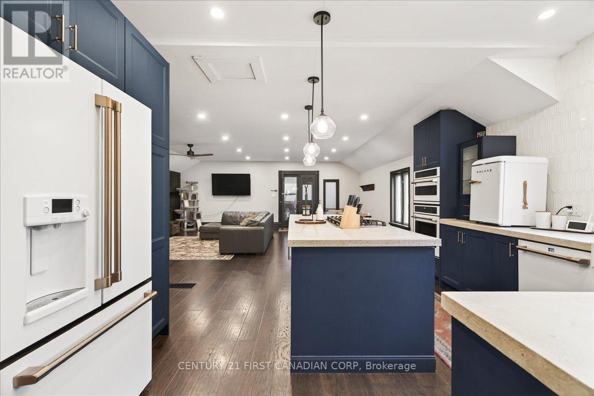 18 Colborne Street, Strathroy-Caradoc, Ontario  N7G 2L9 - Photo 17 - X12913456