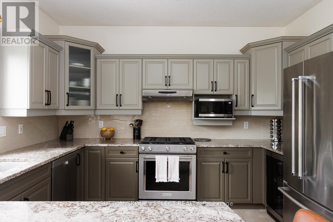 382 Plane Tree Drive, London North, Ontario  N6G 5J4 - Photo 10 - X12913522