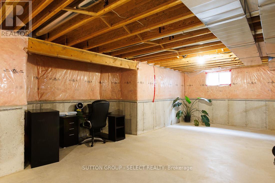 382 Plane Tree Drive, London North, Ontario  N6G 5J4 - Photo 38 - X12913522