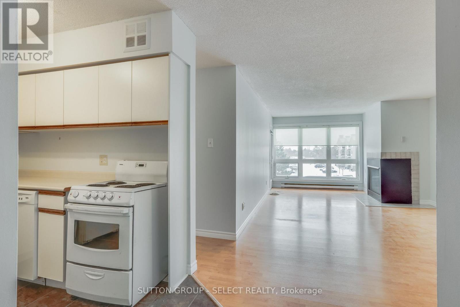 315 - 15 Jacksway Crescent, London North, Ontario  N5X 3T8 - Photo 6 - X12913524