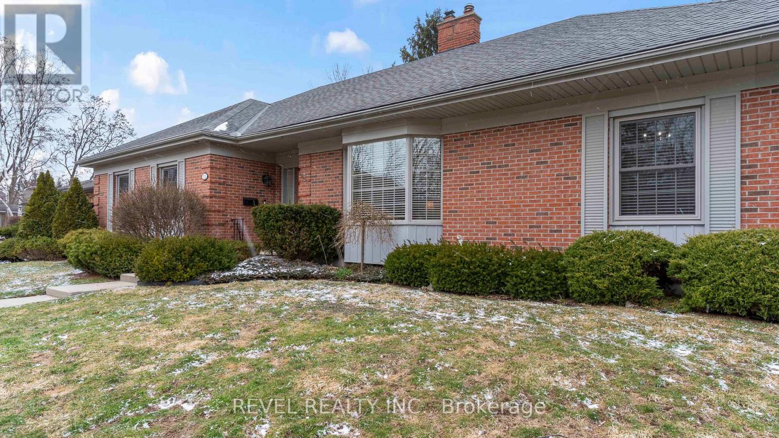 11 Tallwood Circle, London North, Ontario  N5X 2S1 - Photo 3 - X12913544