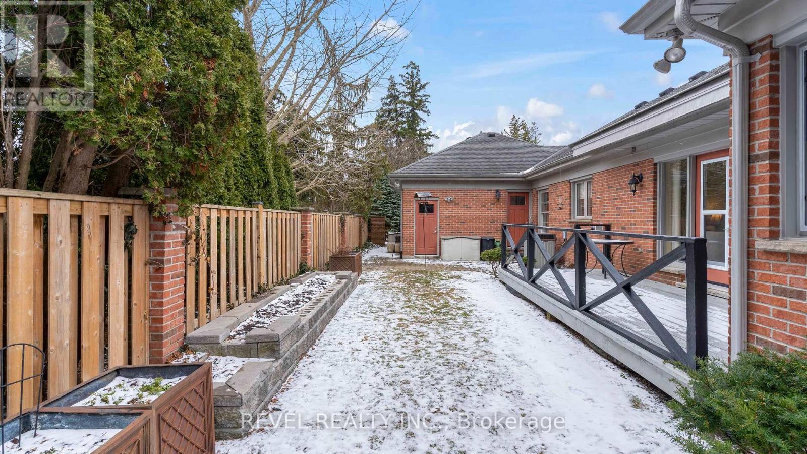 11 Tallwood Circle, London North, Ontario  N5X 2S1 - Photo 38 - X12913544