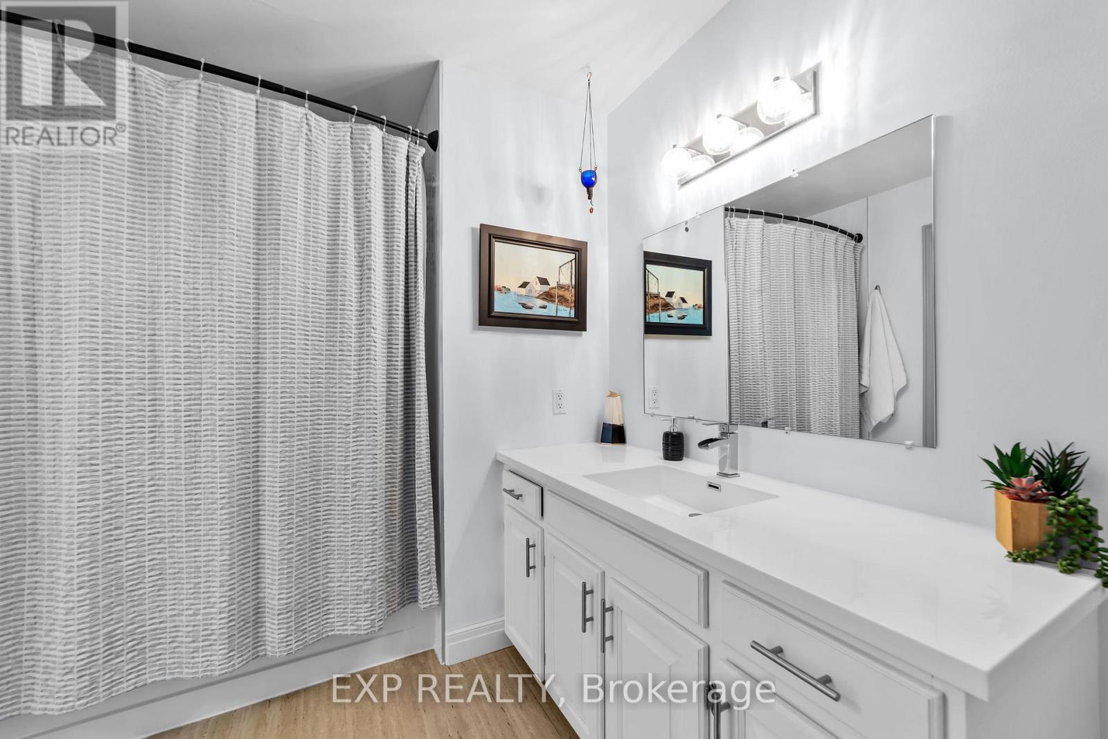 29830 Centre Road, Adelaide Metcalfe, Ontario  N7G 3H7 - Photo 38 - X12913632