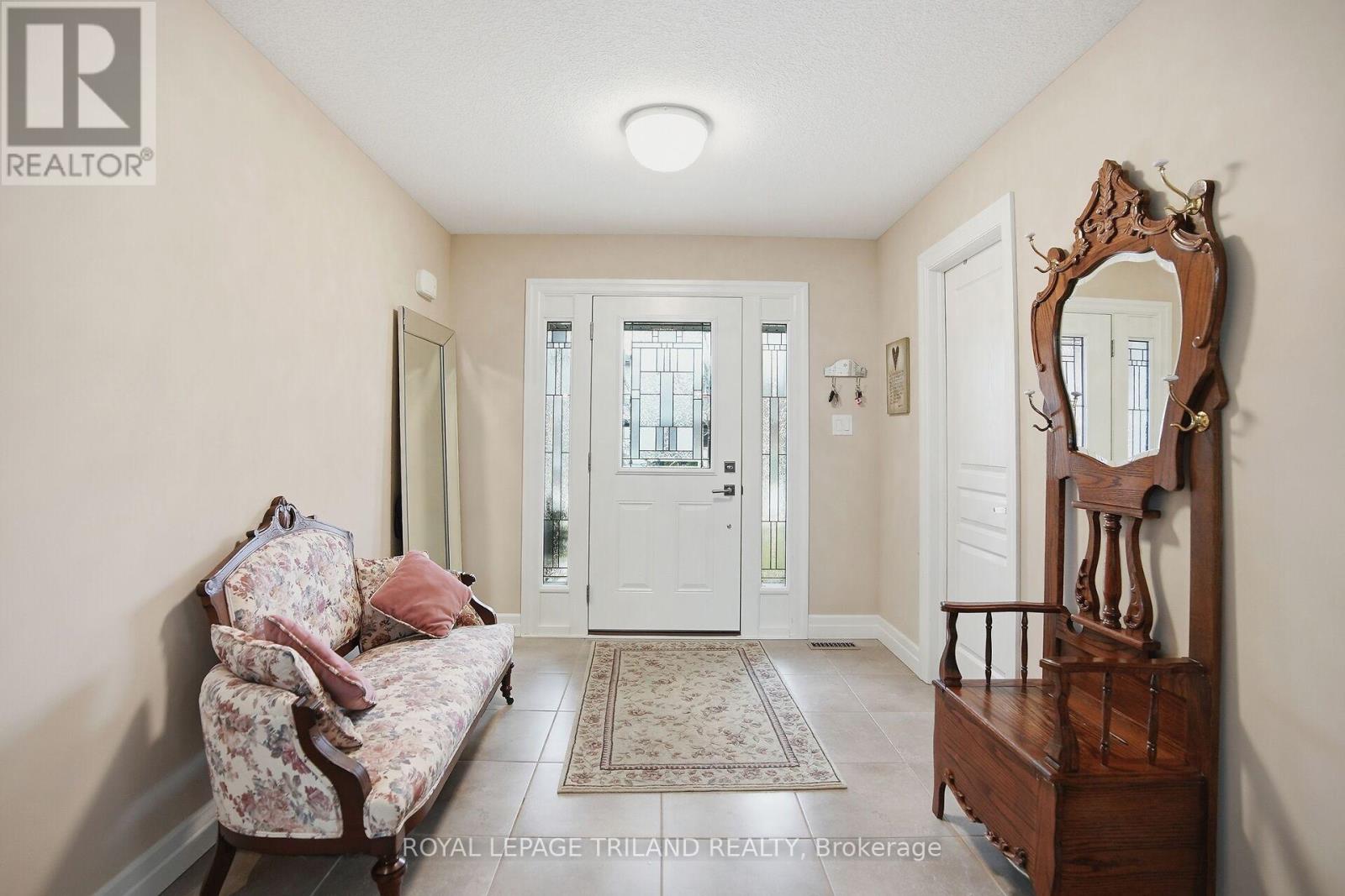 219 Union Avenue, Middlesex Centre, Ontario  N0L 1R0 - Photo 3 - X12913694