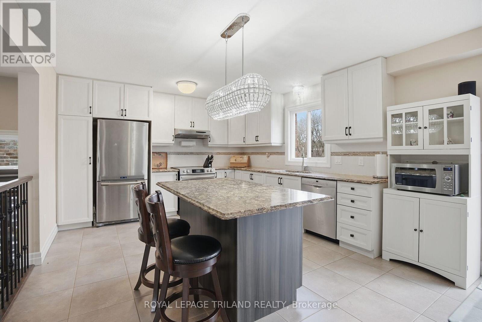 219 Union Avenue, Middlesex Centre, Ontario  N0L 1R0 - Photo 7 - X12913694