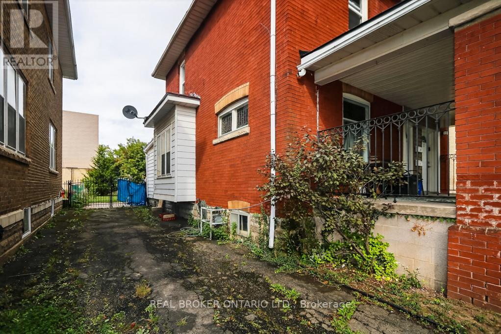 56 Regent Street E, Welland, Ontario  L3B 4H6 - Photo 25 - X12898974