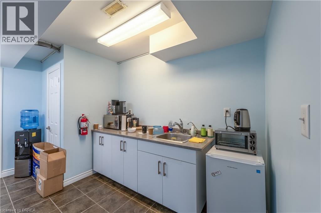 340 Henry Street Unit# 15, Lwr, Brantford, Ontario  N3S 7V9 - Photo 10 - 40813036