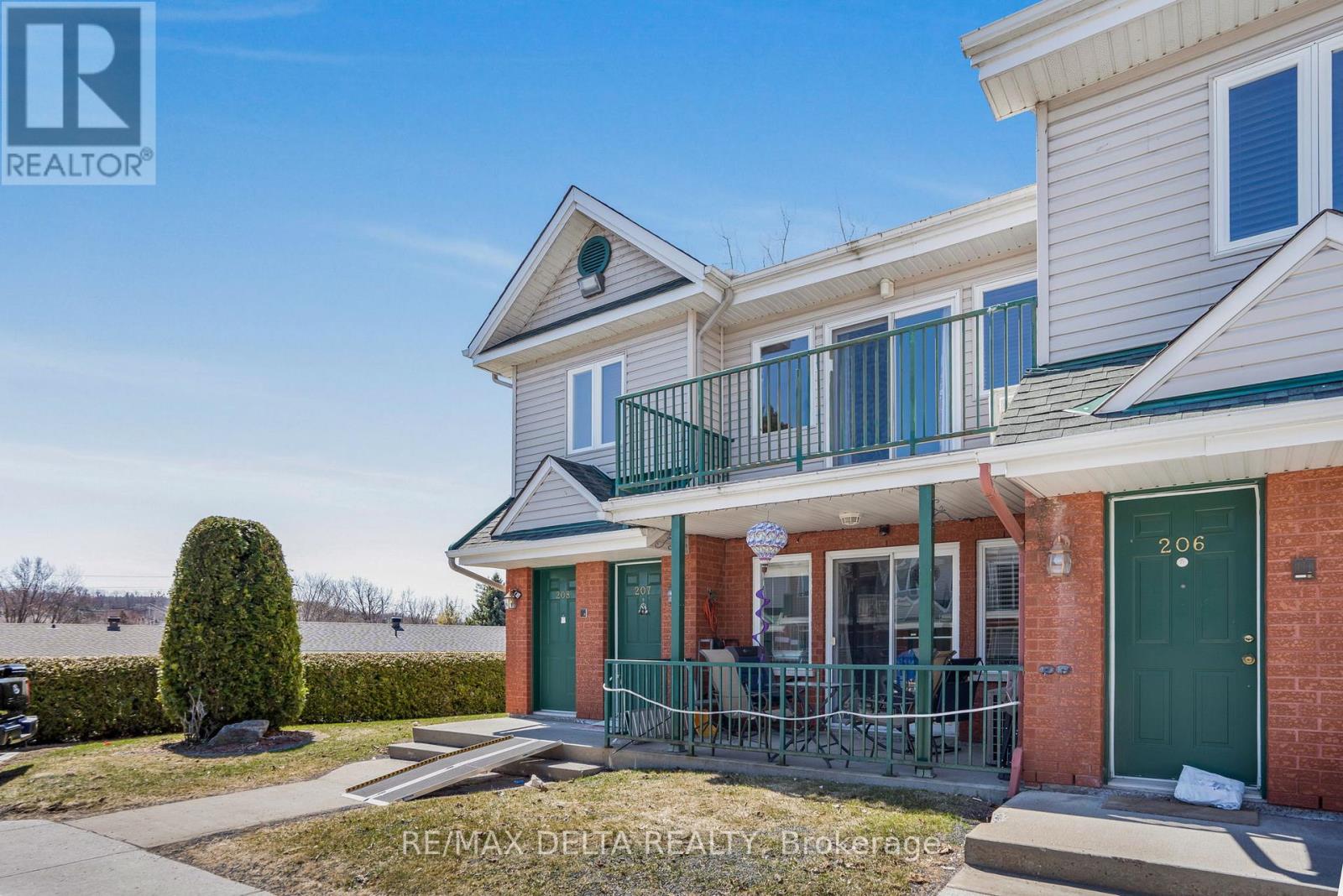 208 - 2927 Laurier Street, Clarence-Rockland, Ontario  K4K 1T8 - Photo 2 - X12913518