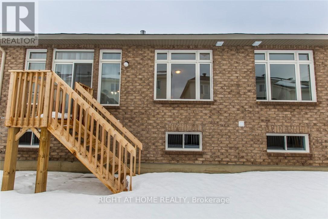 113 Passageway Way, Ottawa, Ontario  K2M 1H6 - Photo 13 - X12913528
