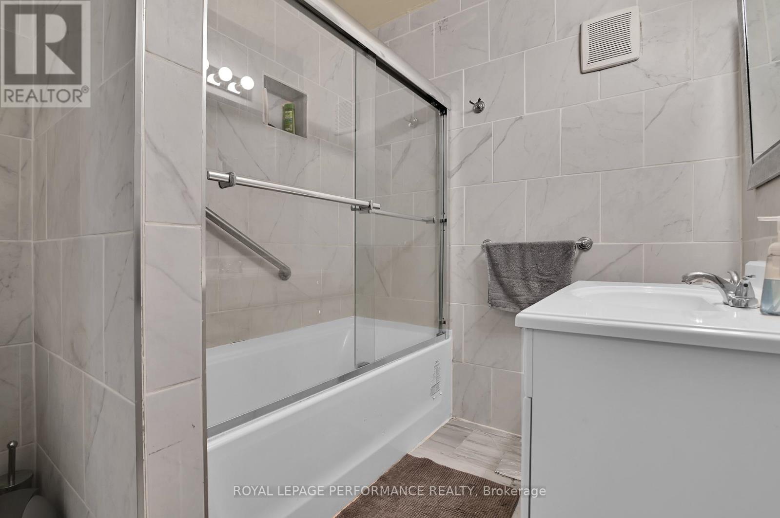 #2 - 474 Vernon Avenue, Ottawa, Ontario  K1K 1A6 - Photo 13 - X12913572