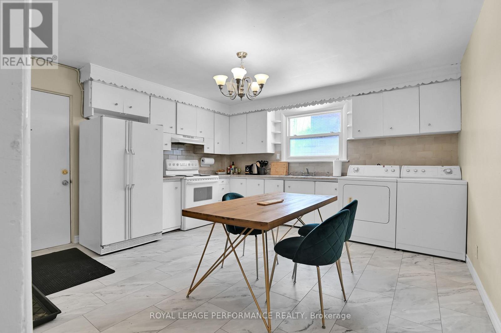 #2 - 474 Vernon Avenue, Ottawa, Ontario  K1K 1A6 - Photo 8 - X12913572