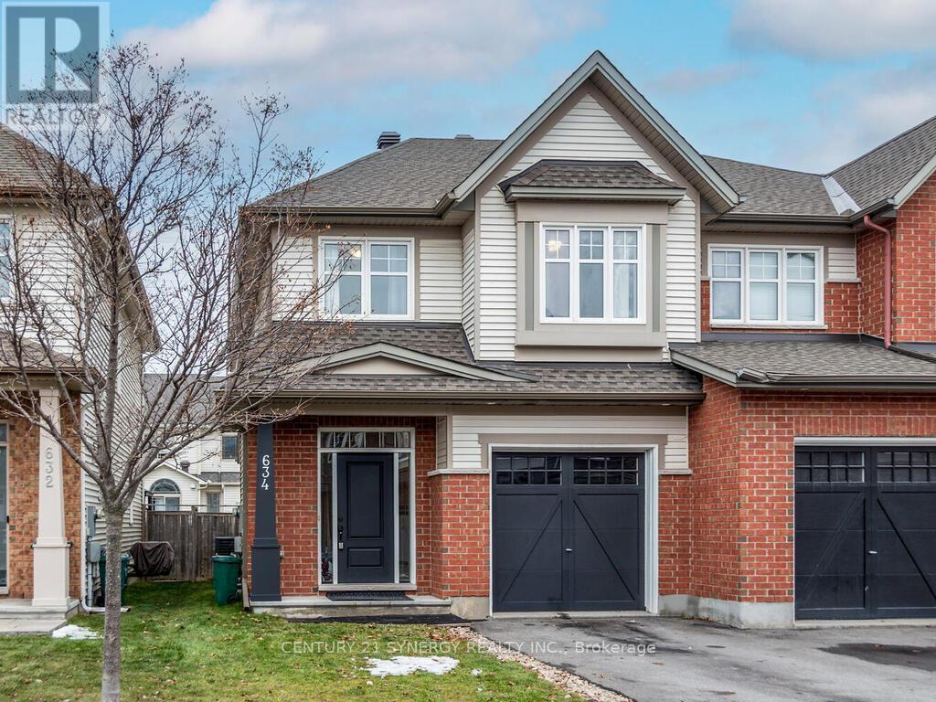 634 Moorpark Avenue, Ottawa, Ontario  K2M 0H8 - Photo 2 - X12913588