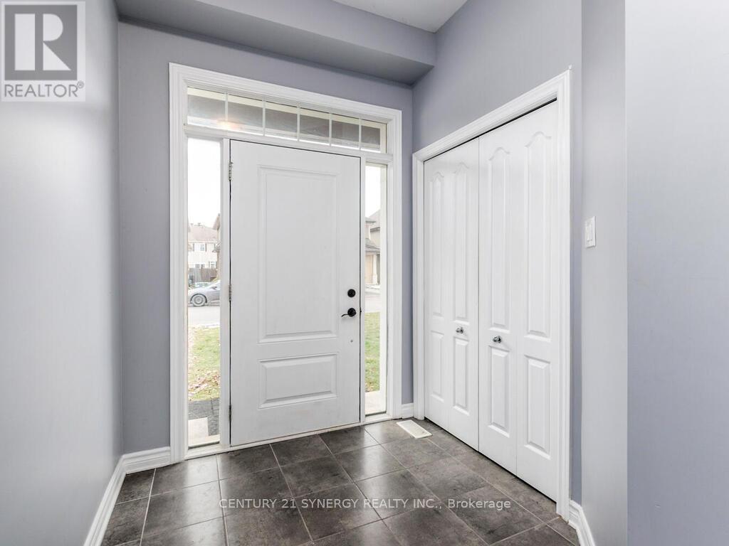 634 Moorpark Avenue, Ottawa, Ontario  K2M 0H8 - Photo 3 - X12913588