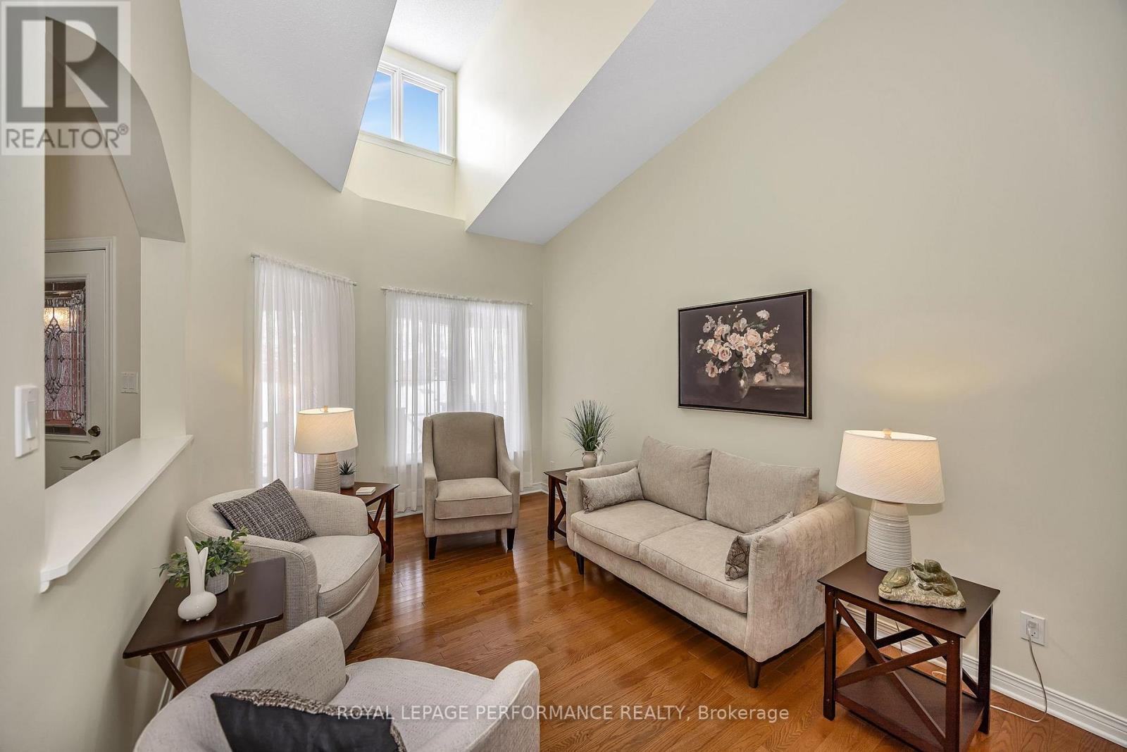 49 Peregrine Crescent, Ottawa, Ontario  K2M 2T2 - Photo 4 - X12913598
