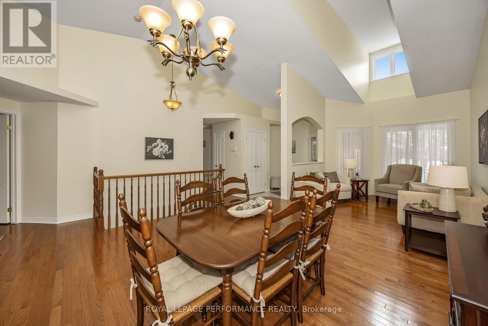 49 Peregrine Crescent, Ottawa, Ontario  K2M 2T2 - Photo 8 - X12913598