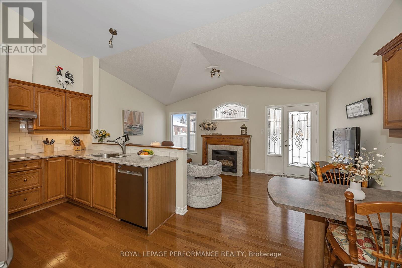 49 Peregrine Crescent, Ottawa, Ontario  K2M 2T2 - Photo 9 - X12913598