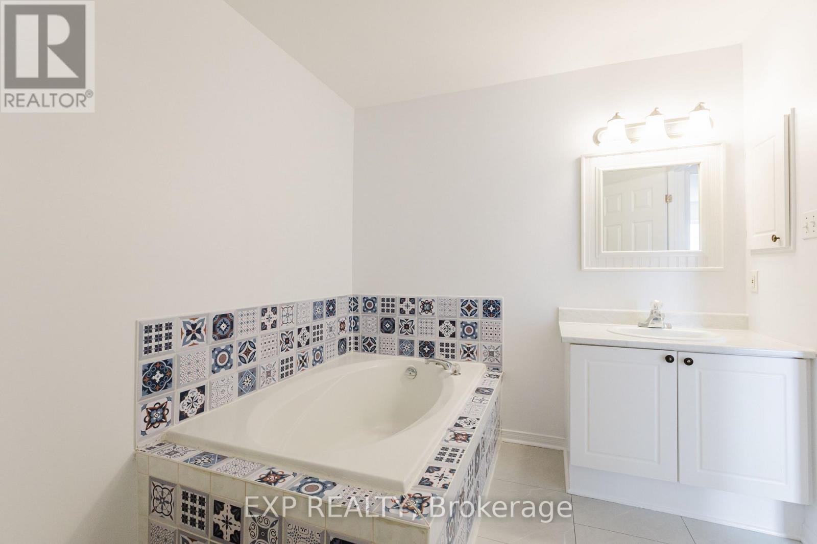 1116 Ballantyne Drive, Ottawa, Ontario  K4A 4C6 - Photo 26 - X12913638