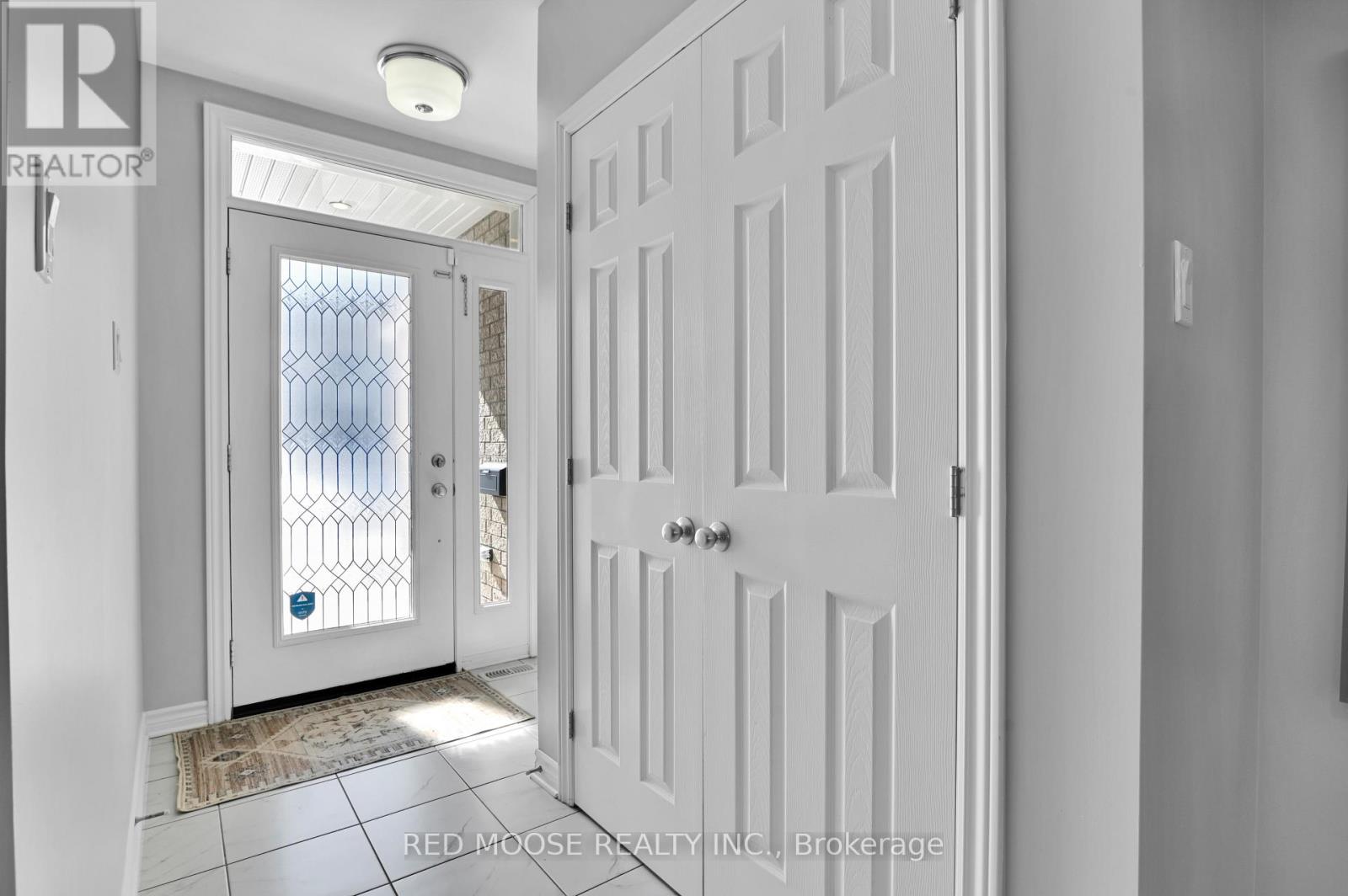 730 Sora Way, Ottawa, Ontario  K1T 0R3 - Photo 2 - X12913706