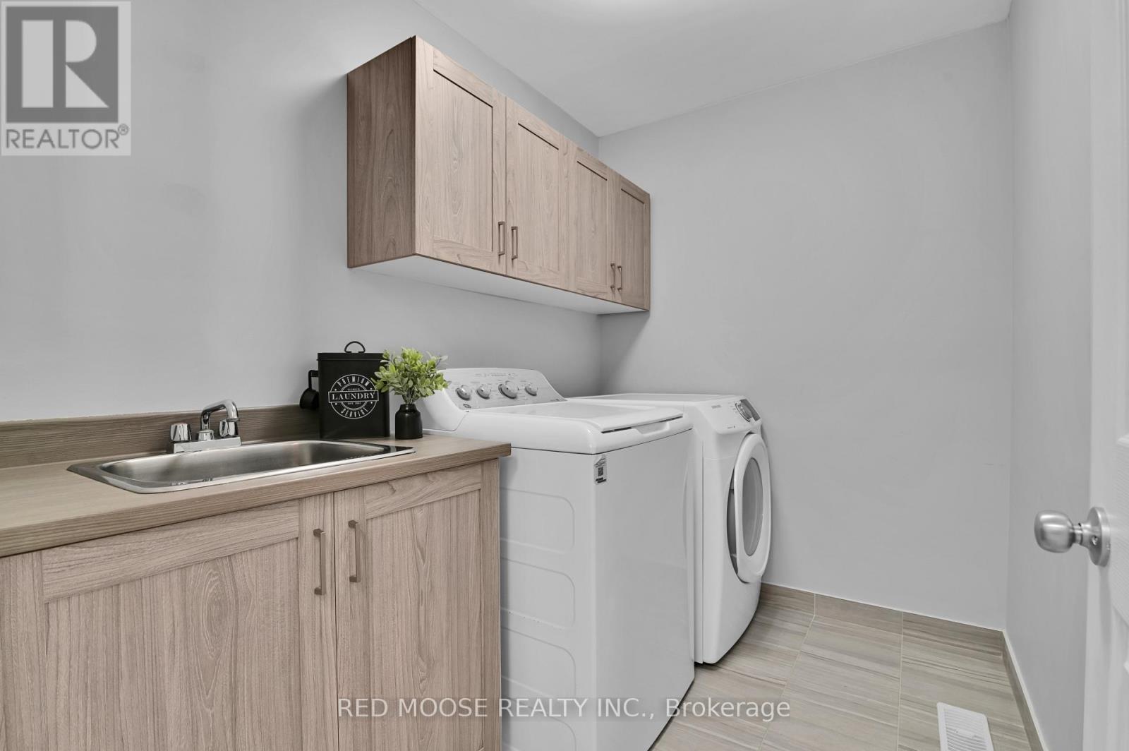 730 Sora Way, Ottawa, Ontario  K1T 0R3 - Photo 24 - X12913706