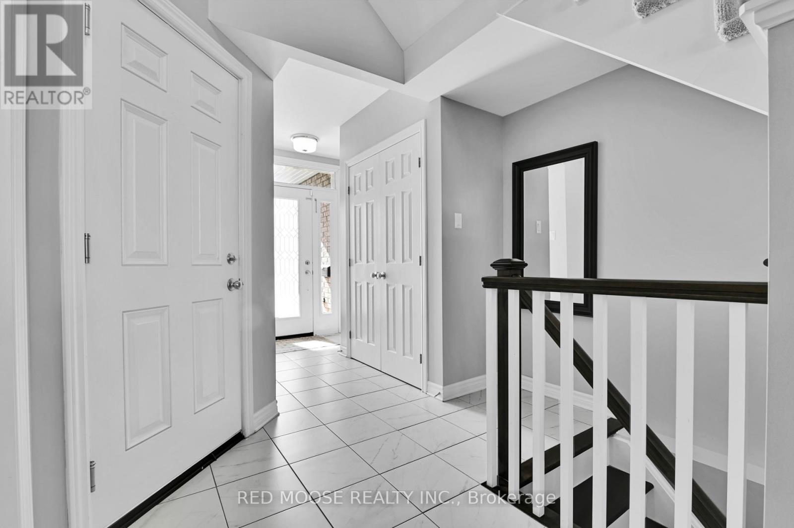 730 Sora Way, Ottawa, Ontario  K1T 0R3 - Photo 3 - X12913706