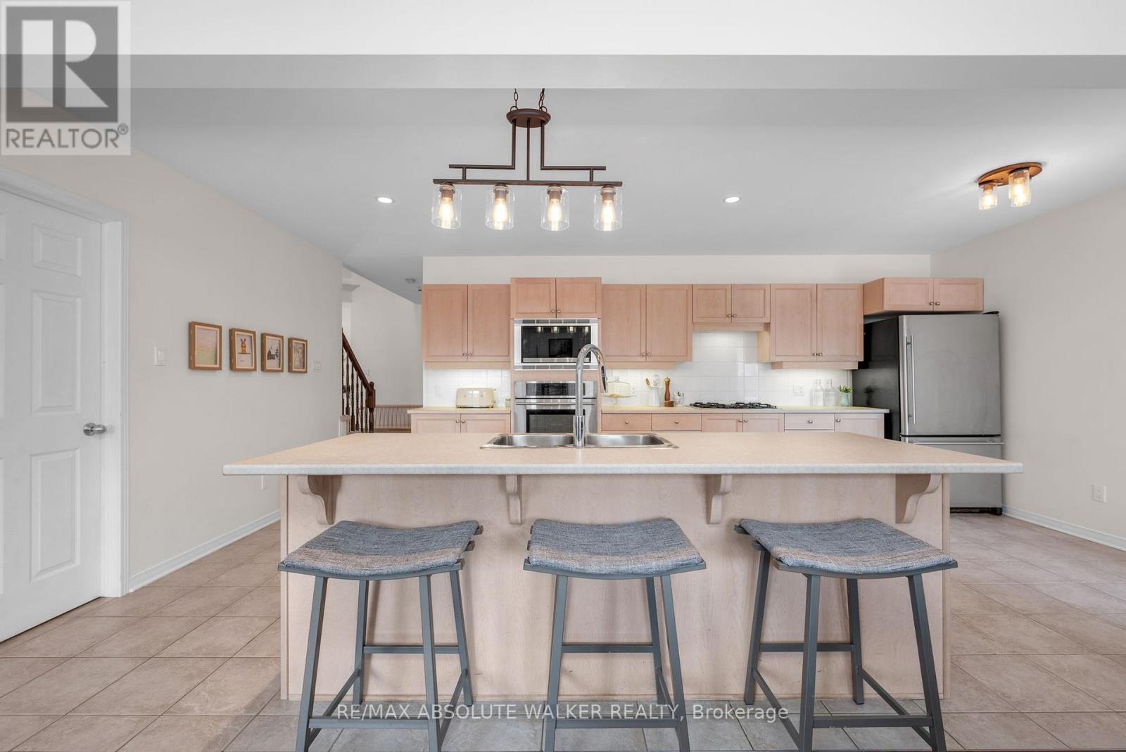 135 Arrowwood Drive, Ottawa, Ontario  K2S 2G3 - Photo 16 - X12913730